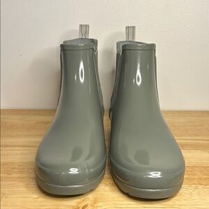 Women's Glossy Rain Chelsea Boots in Sage (Copy)